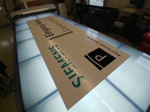 Schild: Siemens Parkhaus