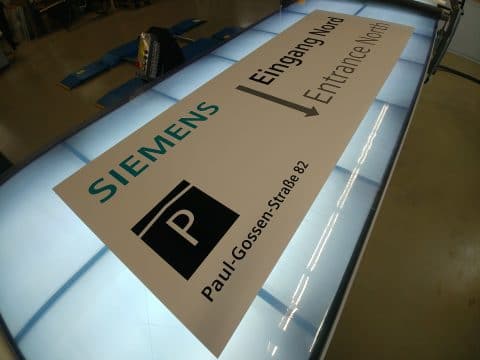 Schild: Siemens Parkhaus